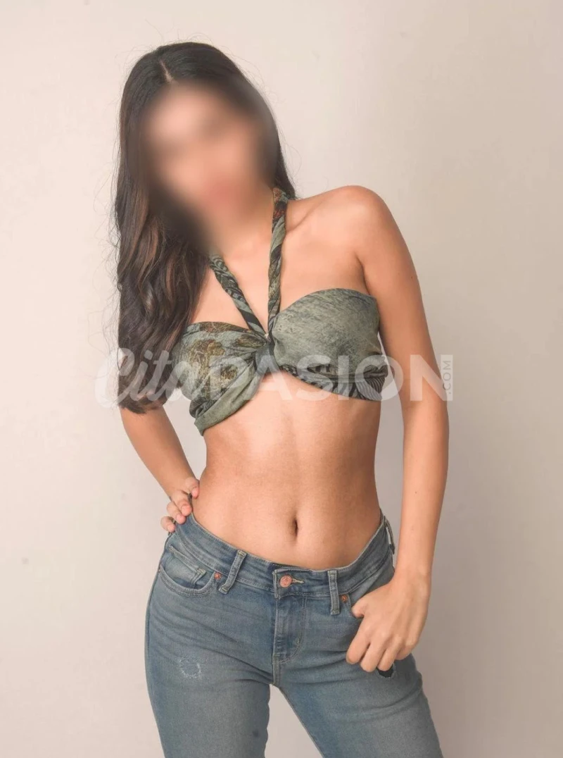 VERONICA 611201602 | Escort en Pamplona. Jovencita especial...